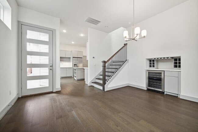 Photo - 4314 Marina St