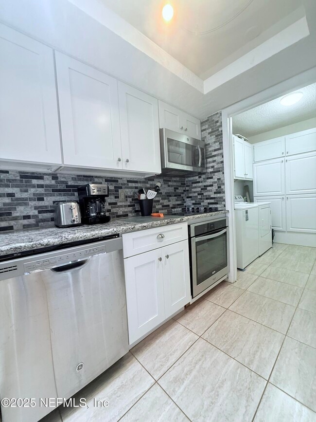 Photo - 5650-5A1A A1A S Unit D224