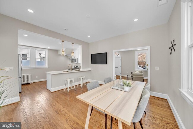 Photo - 6018 2nd St NW