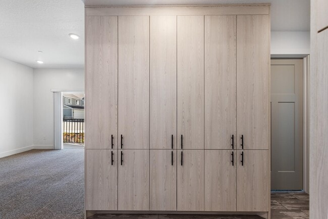 1 Bedroom Hallway Storage