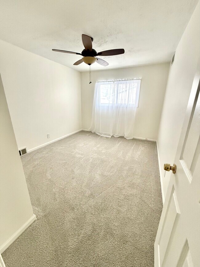 Photo - 18288 Deering St