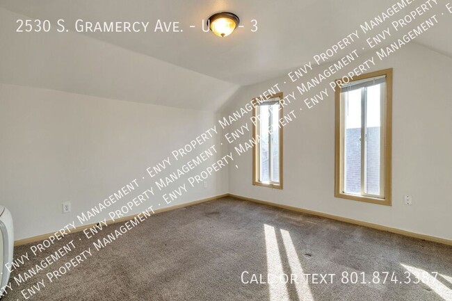 Photo - 2530 S Gramercy Ave Apartment Unit 3