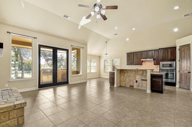 Photo - 136 Gruene Haven