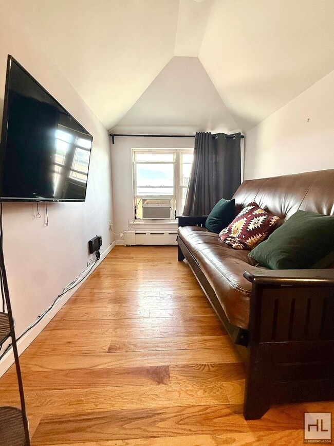 Photo - EAST TREMONT AVENUE Unit 1