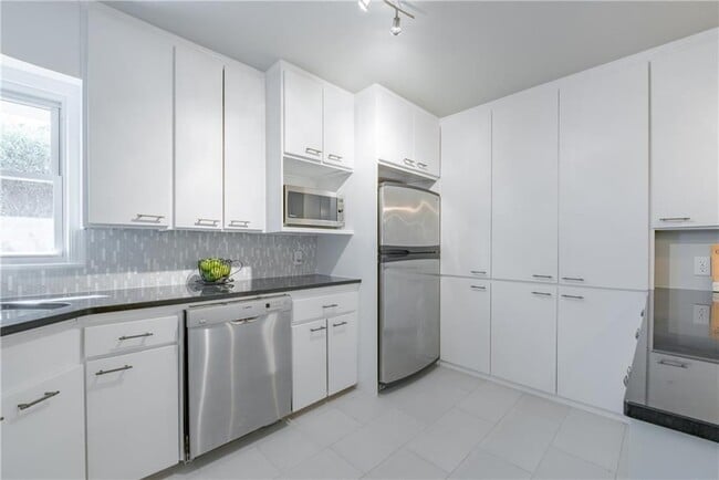 Photo - 4713 N Harvey Pkwy