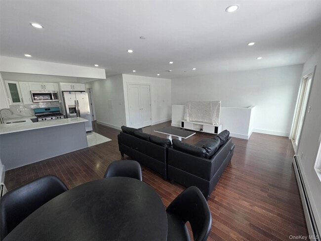 Photo - 1061 Grassmere Ter