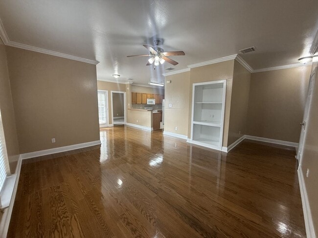 Building Photo - 307 Penny Ln Unit 307-1