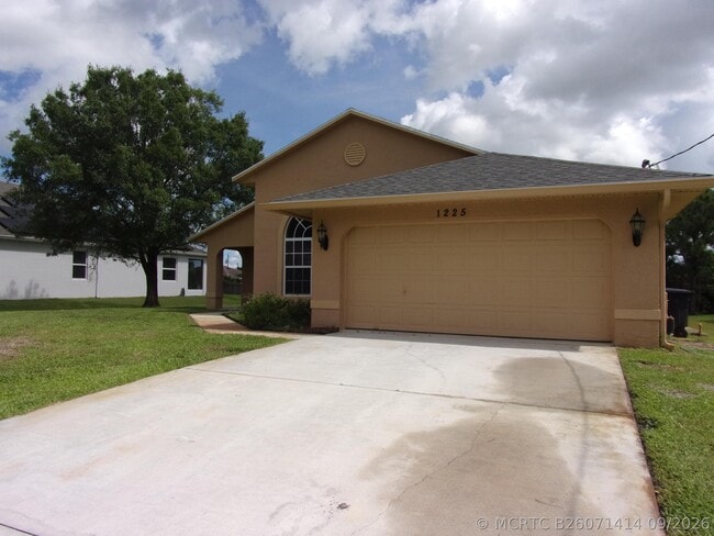Photo - 1225 SW Milan Ln