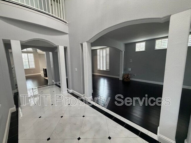 Photo - 70 Jade Tree Cir