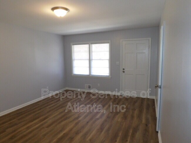 Photo - 5952b Medlock Ave