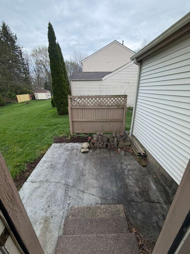 Photo - 310 Powell Rd