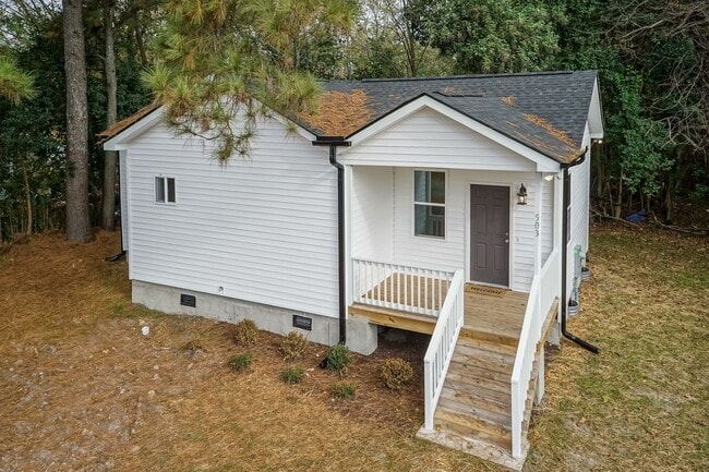 Building Photo - BEAUTIFUL Two Bedroom Home!
