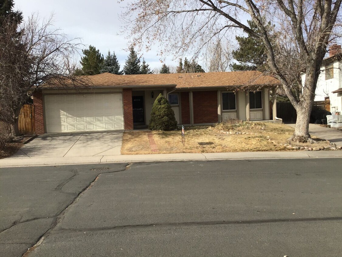 Beautiful ranch style home for rent Aurora... - Beautiful ranch style home for rent Aurora...