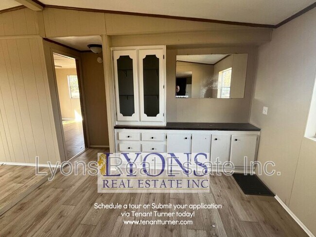 Photo - 10279 Barneyville Rd