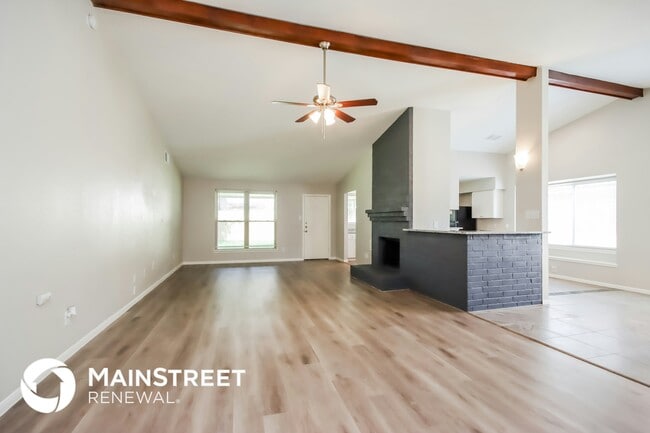 Photo - 8811 Oakleaf Forest Dr