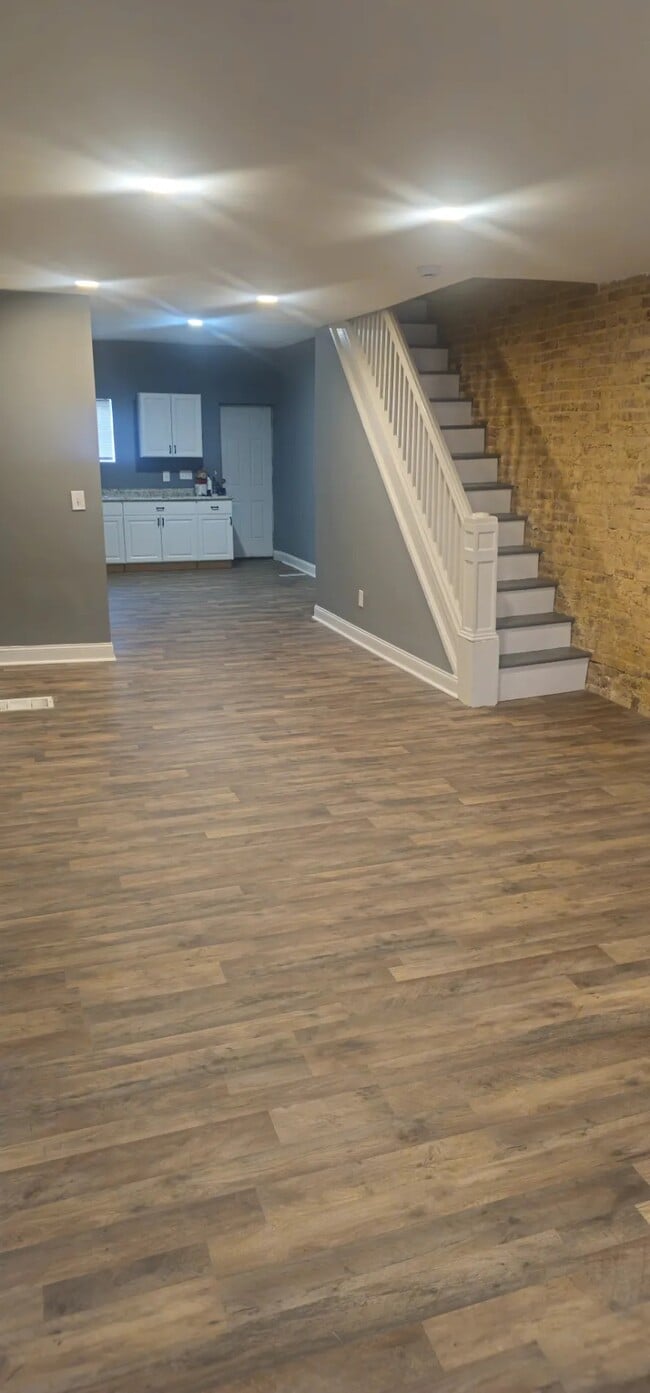 Photo - 2541 W Fayette St