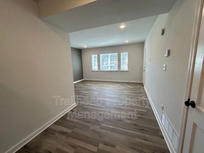 Photo - 300 E Gregory Blvd