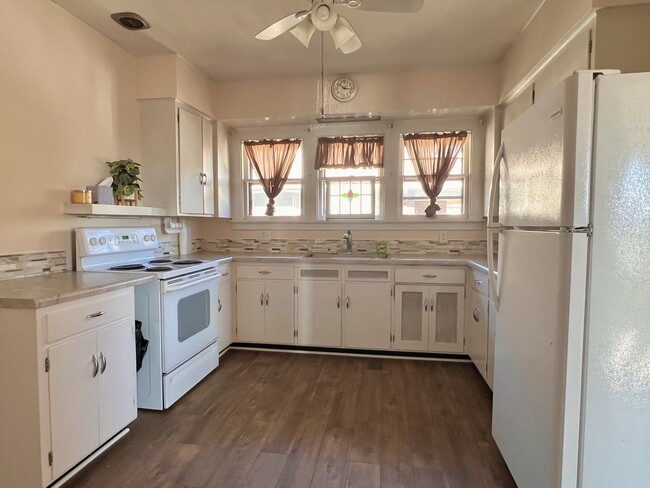 Photo - 702 N Raynor Ave