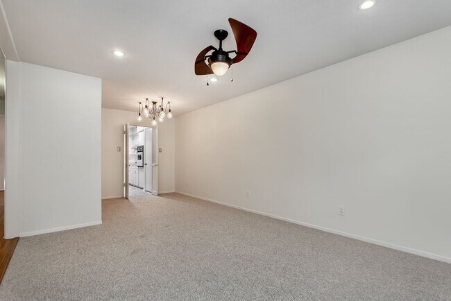Photo - 7475 Brentcove Cir