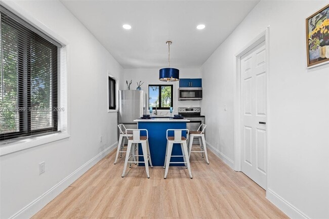 Building Photo - 1824 NW 47th St Unit A