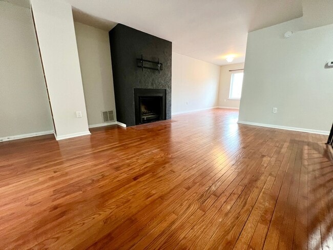 Photo - Luxurious 3-Bedroom Townhome in Logan Square with Parking Space Included! Available mid-August! Unit B