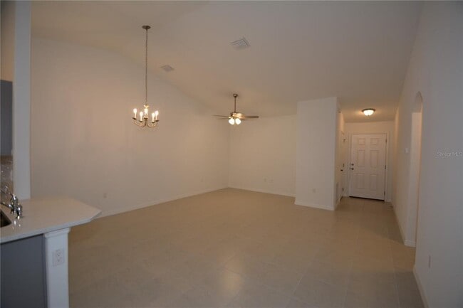 Photo - 14 Unimay Ct