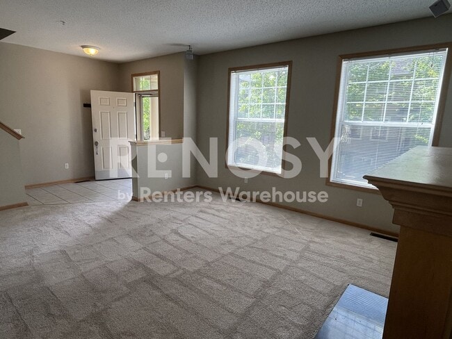 Photo - 8285 Labont Way