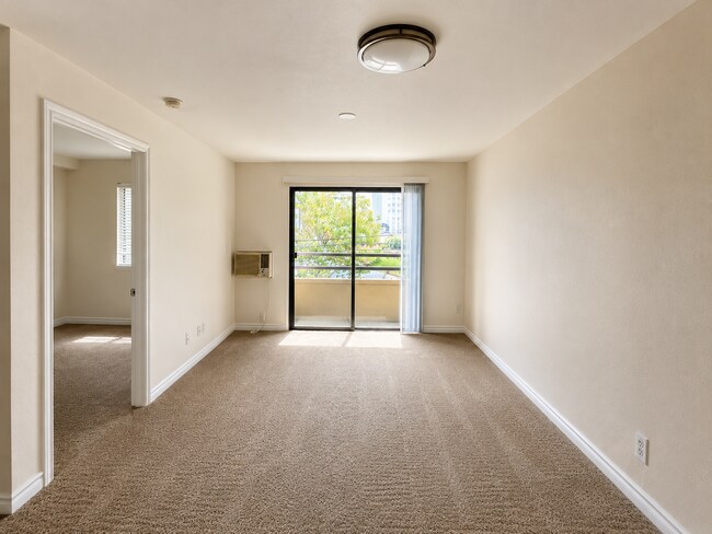 Photo - Charming 1 Bedroom Condo in Prime Hillcrest Location – Available Now! Unit 204