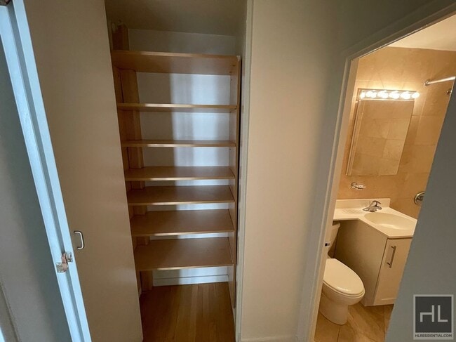 Photo - EAST 49 STREET Unidad 4S