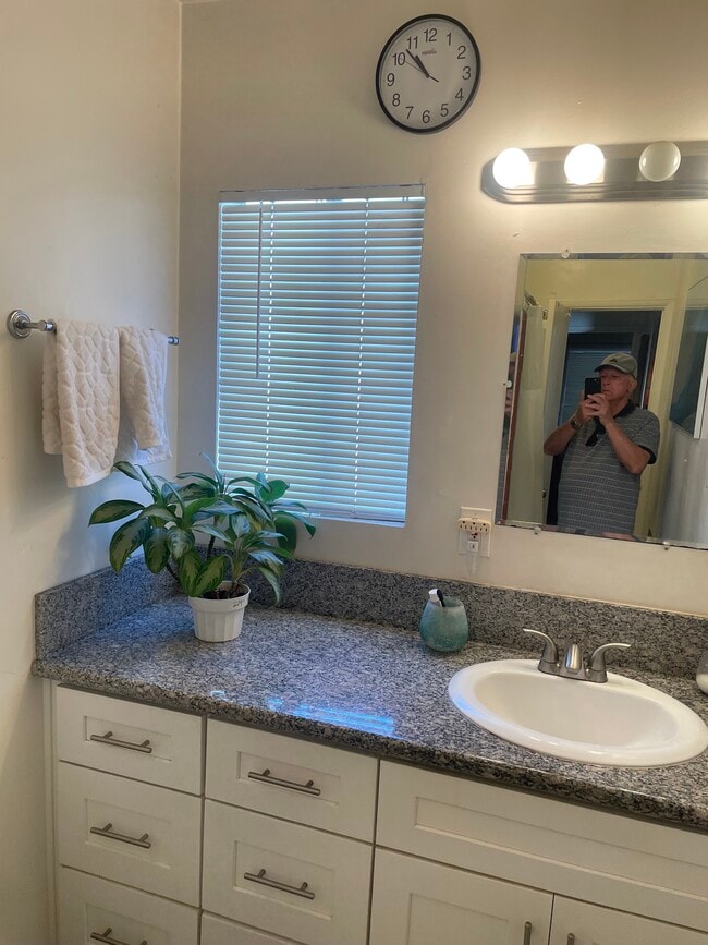 Photo - 11852 Chandler Blvd Unit 4