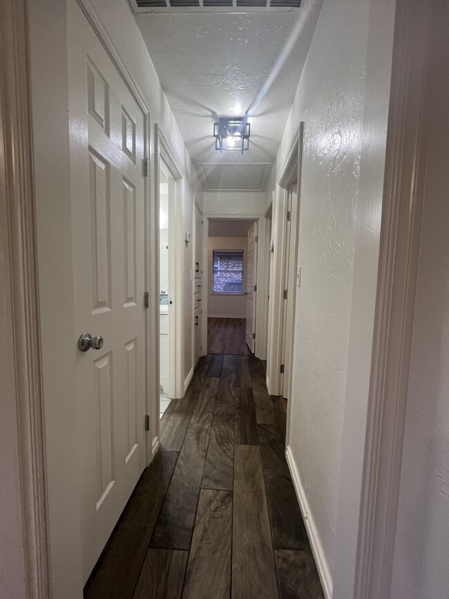 Photo - 1616 Chautauqua Ave