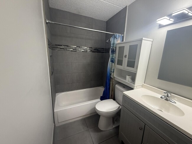 Photo - 3211 SW 44th St Unidad 215