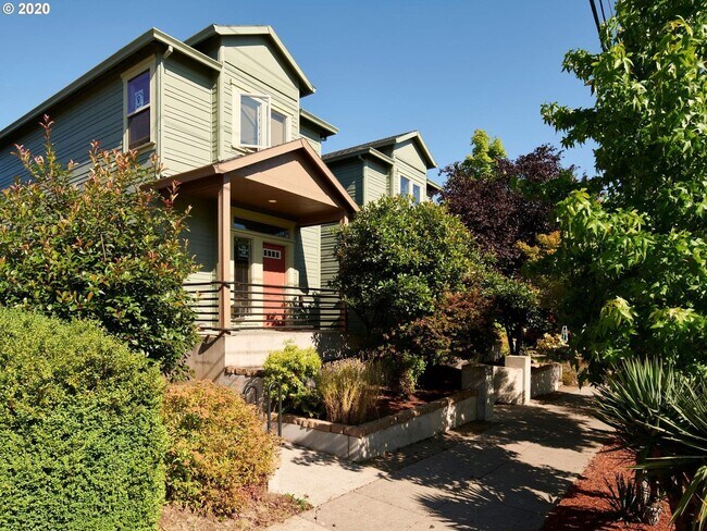 Building Photo - WilliamsT2 Unit 01 Rental
