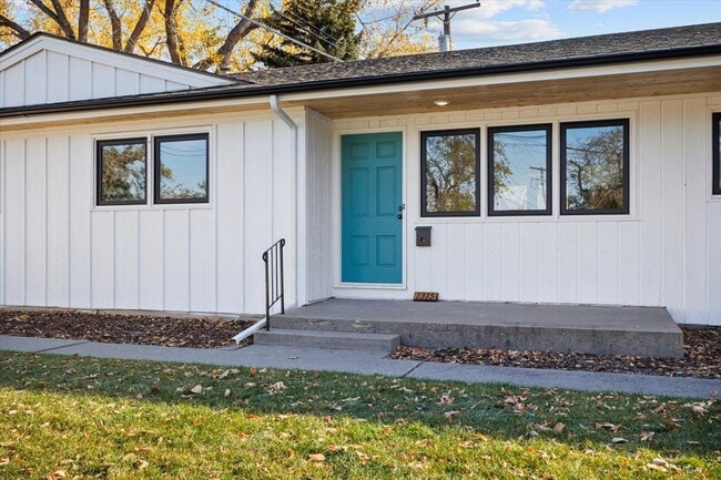 Photo - 1305 9th St W