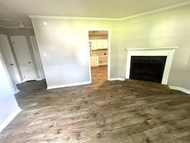 1216 1/2 Stevens Ave