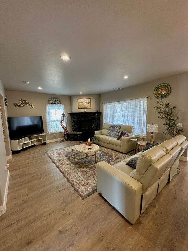 Photo - 20606 SE Slate Ave