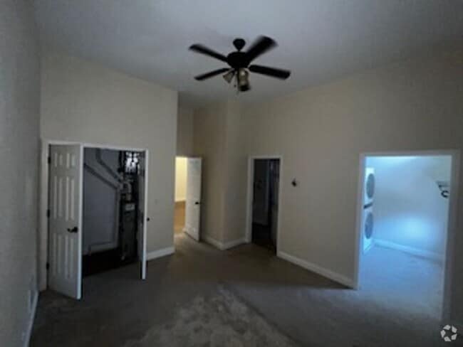Building Photo - 1010 S Oakley Blvd Unit #2 Rental