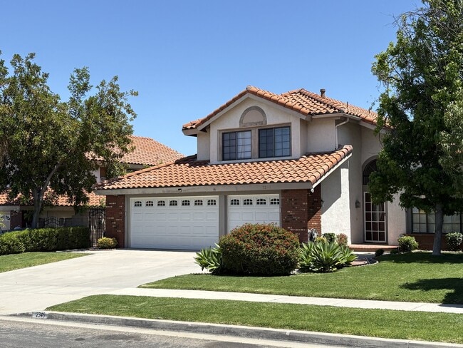 Building Photo - 2345 Heritage Dr