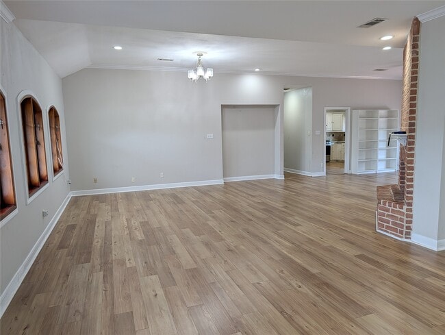 Photo - 6303 Lugary Dr