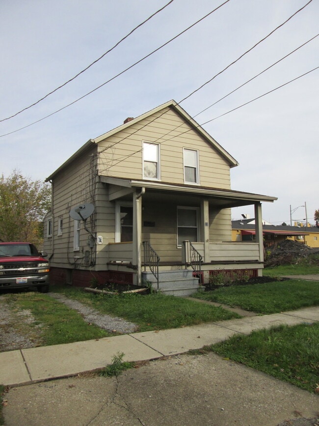 Building Photo - 22 Stambaugh St Rental
