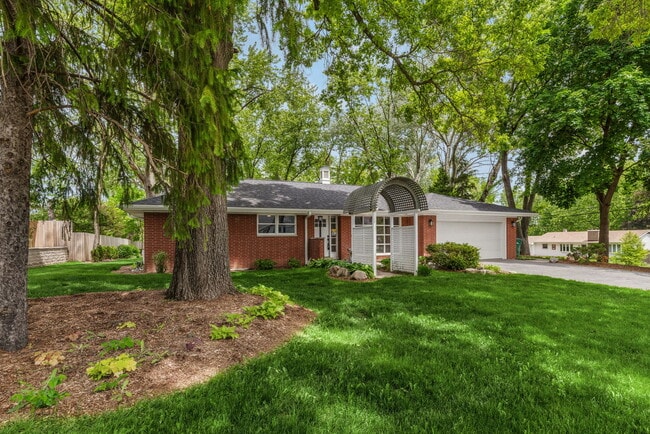 Photo - 1010 W Elm St