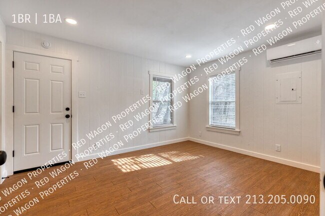 Photo - 9871 Menchaca Rd