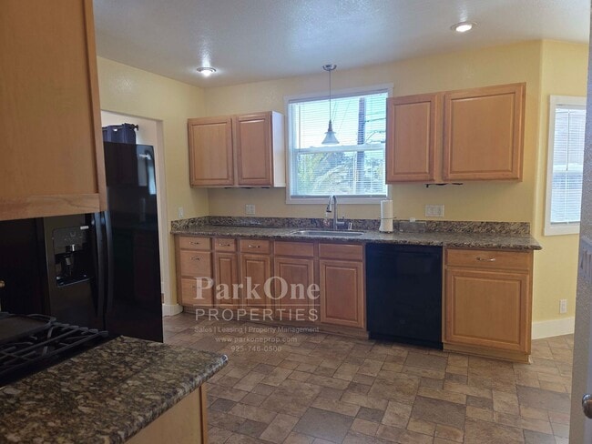 Photo - Great 4 Bedroom Home in the Heart of Albany!