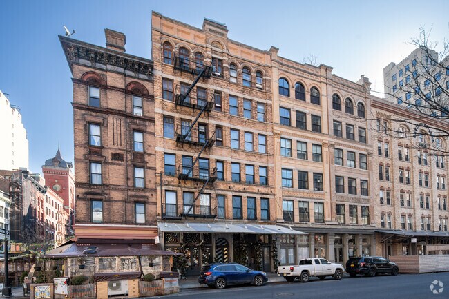 Photo - 349-351 Greenwich St