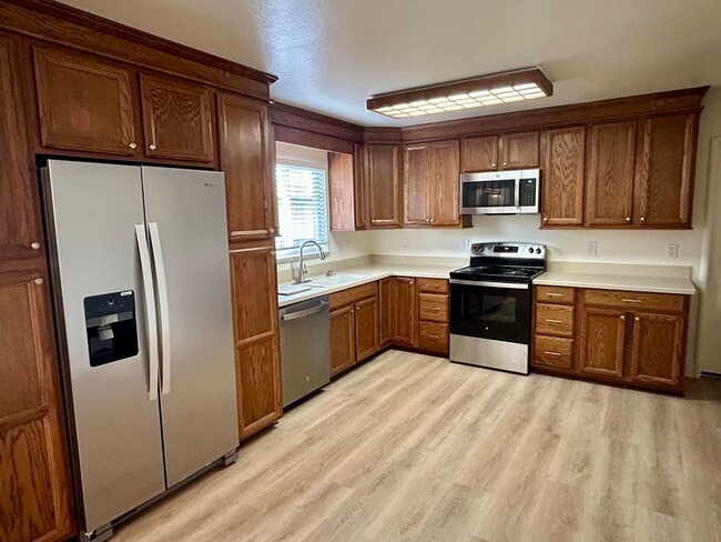 4227 Veronica Ave