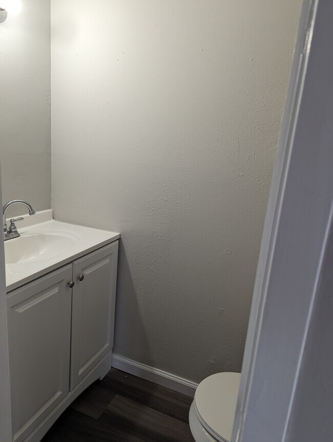 Photo - 210 Helen St