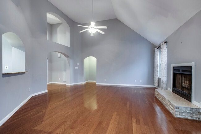 Photo - 130 Tuhdegwa Way