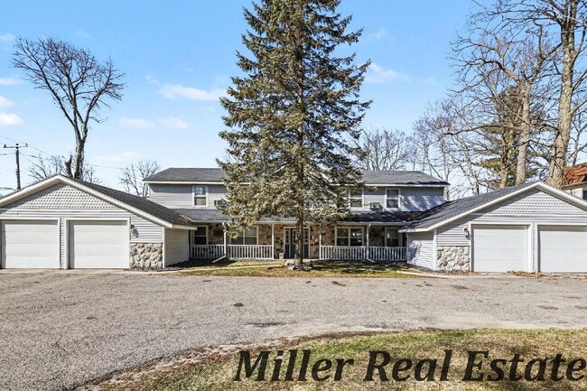 Building Photo - 2 Bedroom Apartment in Hastings – Gas and Water Included – $1,150/mo