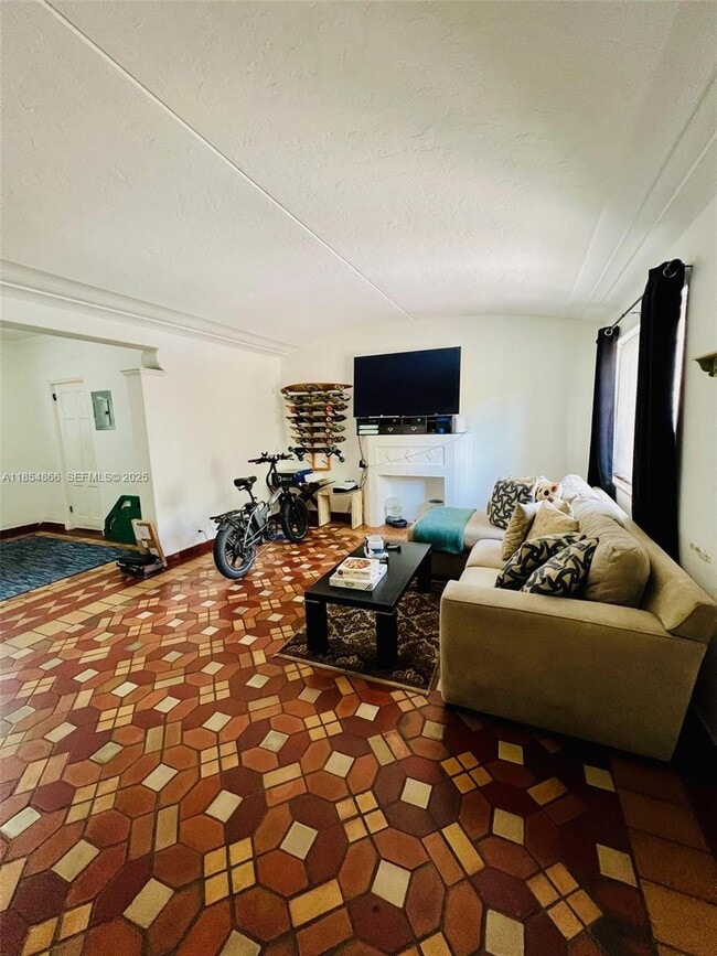 Photo - 2830 Pine Tree Dr Unit 2