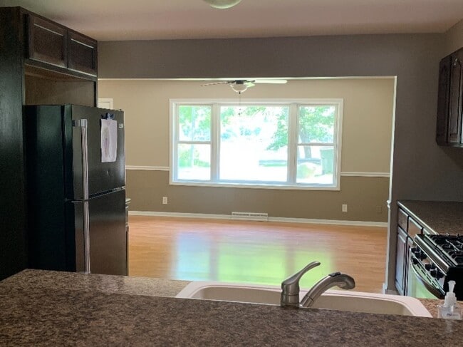 Photo - 5411 W Lake Shore Dr